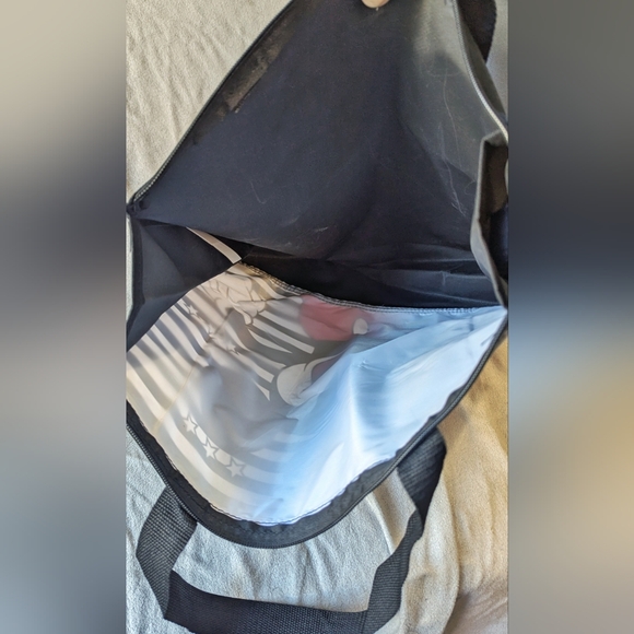 Disney Mickey Mouse beach tote - Picture 3 of 3